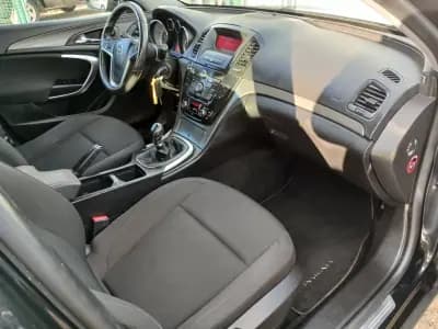 Sell Opel Insignia Sports Tourer 2011 - 7150 EUR, 176528 km - AUTO.MOTO.pt