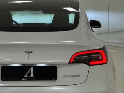 Sell Tesla Model 3 2019 - 24890 EUR, 118800 km - AUTO.MOTO.pt