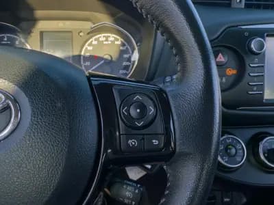 Vendo Toyota Yaris 2018 - 11990 EUR, 105000 km - AUTO.MOTO.pt