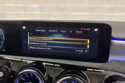 Vendo Mercedes-Benz A 250 Limousine 2022 - 31950 EUR, 32438 km - AUTO.MOTO.pt