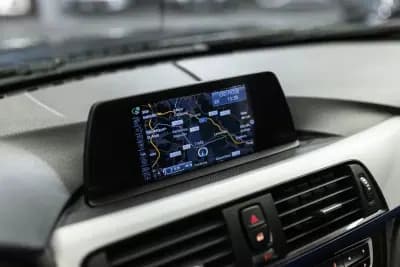 Vendo BMW 318 2015 - 20490 EUR, 163241 km - AUTO.MOTO.pt