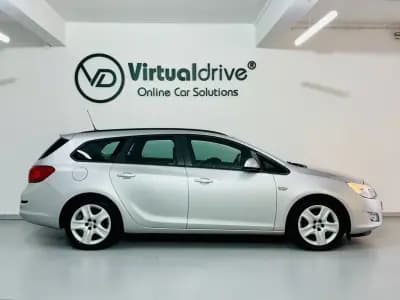 Vendo Opel Astra Sports Tourer 2011 - 6250 EUR, 235000 km - AUTO.MOTO.pt