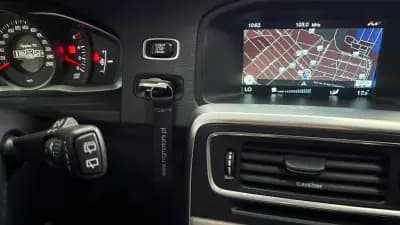 Vendo Volvo V60 Cross Country 2016 - 18180 EUR, 138731 km - AUTO.MOTO.pt