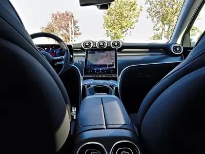 Vendo Mercedes-Benz GLC 400 2024 - 69990 EUR, 25400 km - AUTO.MOTO.pt