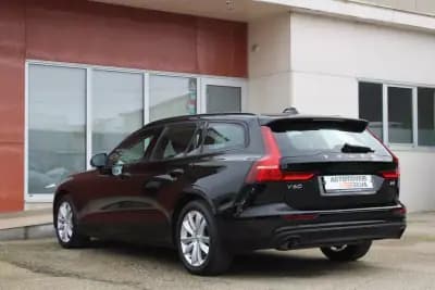 Vendo Volvo V60 2021 - 24990 EUR, 154000 km - AUTO.MOTO.pt