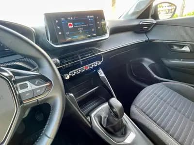 Vendo Peugeot 208 2021 - 17480 EUR, 43270 km - AUTO.MOTO.pt