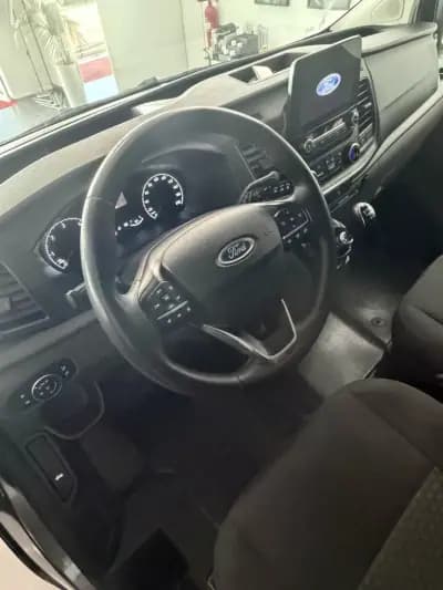 Vendo Ford Transit Custom 2022 - 34000 EUR, 140000 km - AUTO.MOTO.pt