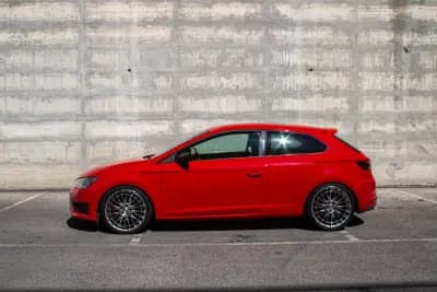 Vendo SEAT Leon 2014 - 22990 EUR, 120000 km - AUTO.MOTO.pt