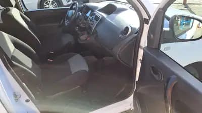 Vendo Renault Kangoo 2019 - 18900 EUR, 190869 km - AUTO.MOTO.pt