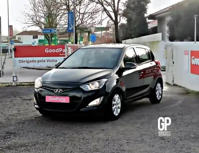 Vendo Hyundai i20 2012 - 7490 EUR, 172563 km - AUTO.MOTO.pt