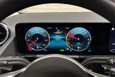 Vendo Mercedes-Benz GLA 250 2022 - 34950 EUR, 58115 km - AUTO.MOTO.pt