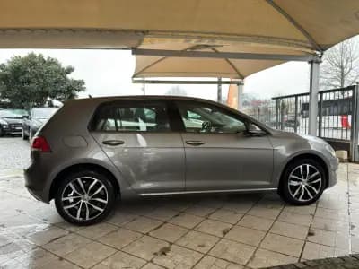 Vendo Volkswagen Golf 2017 - 15950 EUR, 175038 km - AUTO.MOTO.pt