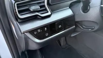 Vendo Kia Sportage 2024 - 34990 EUR, 5360 km - AUTO.MOTO.pt