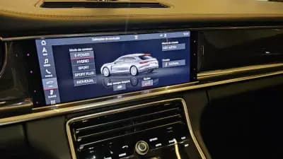 Sell Porsche Panamera Sport Turismo 2018 - 71900 EUR, 135500 km - AUTO.MOTO.pt