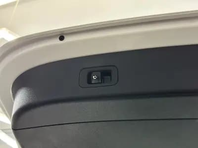 Sell Mercedes-Benz GLC 300 2024 - 66500 EUR, 12000 km - AUTO.MOTO.pt