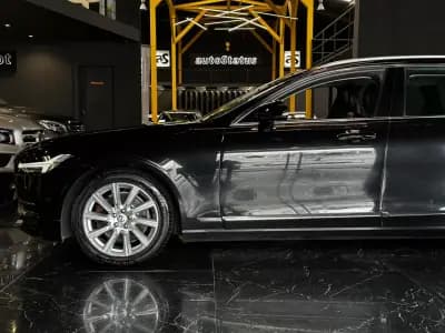 Vendo Volvo V90 2017 - 25490 EUR, 117800 km - AUTO.MOTO.pt