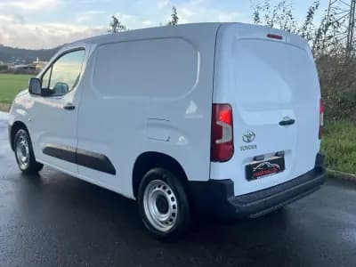 Vendo Toyota Proace 2024 - 16100 EUR, 75000 km - AUTO.MOTO.pt