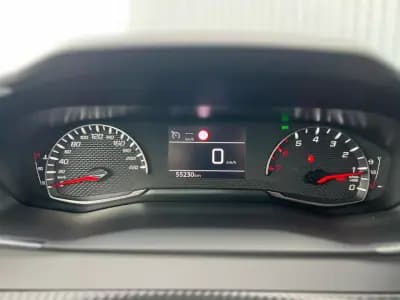 Vendo Peugeot 2008 2022 - 22500 EUR, 53598 km - AUTO.MOTO.pt