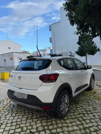 Vendo Dacia Sandero 2022 - 16850 EUR, 12275 km - AUTO.MOTO.pt