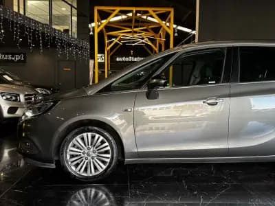 Vendo Opel Zafira 2017 - 14990 EUR, 131900 km - AUTO.MOTO.pt