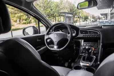 Vendo Peugeot 3008 2012 - 7990 EUR, 286405 km - AUTO.MOTO.pt