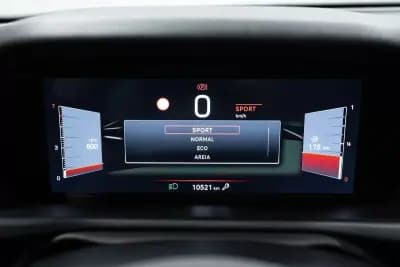 Vendo Jeep Avenger 2023 - 20950 EUR, 10000 km - AUTO.MOTO.pt