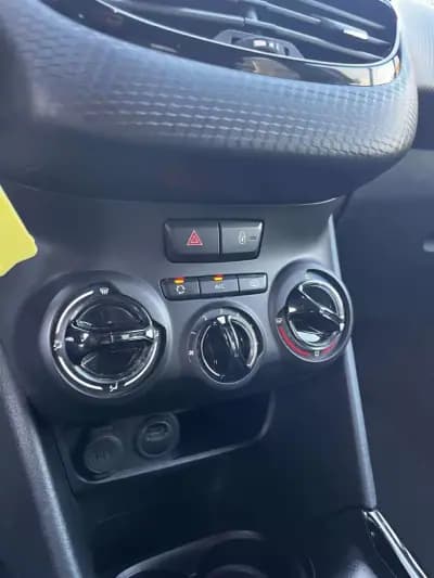 Vendo Peugeot 2008 2019 - 13900 EUR, 39416 km - AUTO.MOTO.pt