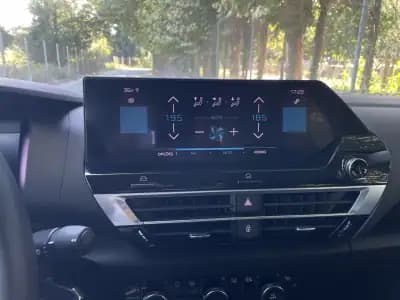 Vendo Citroën C4 2021 - 17890 EUR, 54386 km - AUTO.MOTO.pt