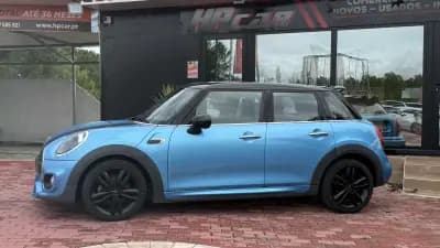 Vendo MINI Cooper 2018 - 19990 EUR, 102000 km - AUTO.MOTO.pt