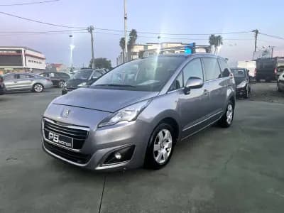 Vendo Peugeot 5008 2014 - 9990 EUR, 180460 km - AUTO.MOTO.pt