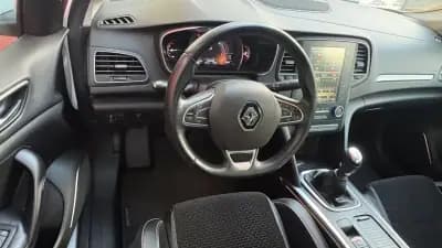 Vendo Renault Mégane 2021 - 13900 EUR, 179000 km - AUTO.MOTO.pt