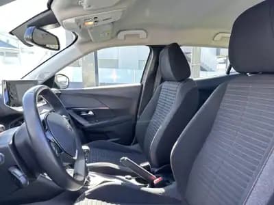 Vendo Peugeot 2008 2021 - 16500 EUR, 170000 km - AUTO.MOTO.pt