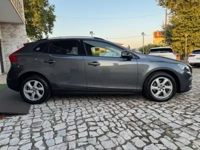 Sell Volvo V40 Cross Country 2013 - 13500 EUR, 164000 km - AUTO.MOTO.pt