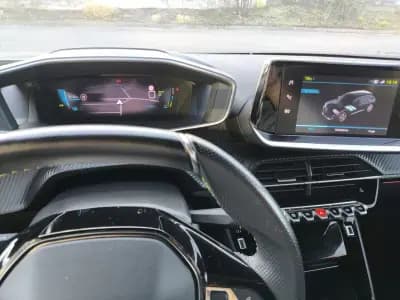 Vendo Peugeot e-2008 2023 - 23890 EUR, 9100 km - AUTO.MOTO.pt