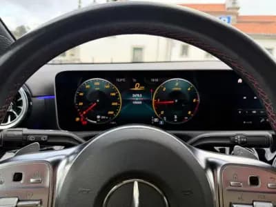 Vendo Mercedes-Benz A 180 2019 - 25999 EUR, 100000 km - AUTO.MOTO.pt