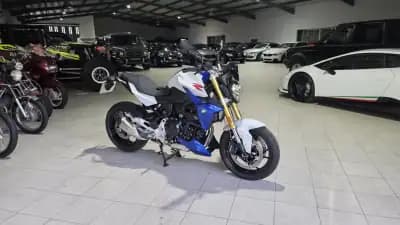 Vendo mota BMW F 900 R 2023 - 10900 EUR, 1060 km - AUTO.MOTO.pt
