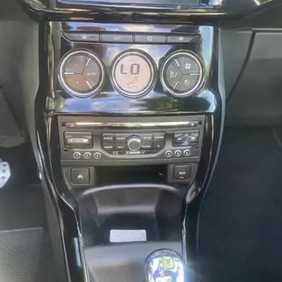 Vendo Citroën DS3 2013 - 14990 EUR, 156000 km - AUTO.MOTO.pt