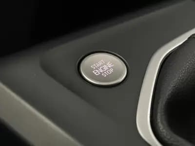 Sell Volkswagen Golf 2021 - 16900 EUR, 4480 km - AUTO.MOTO.pt