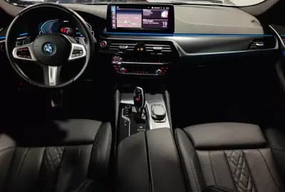 Vendo BMW 530 2024 - 43500 EUR, 41000 km - AUTO.MOTO.pt