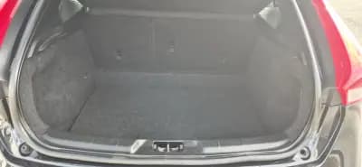 Vendo Volvo V40 2015 - 12400 EUR, 216200 km - AUTO.MOTO.pt