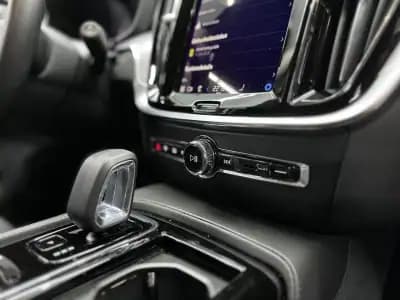 Vendo Volvo V60 2023 - 38500 EUR, 60000 km - AUTO.MOTO.pt