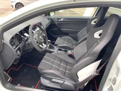 Vendo Volkswagen Golf 2017 - 33900 EUR, 55447 km - AUTO.MOTO.pt