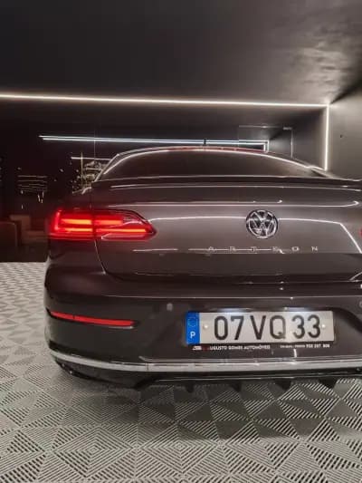 Vendo Volkswagen Arteon 2018 - 19900 EUR, 197000 km - AUTO.MOTO.pt