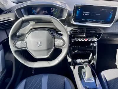 Vendo Peugeot e-2008 2020 - 20990 EUR, 18000 km - AUTO.MOTO.pt