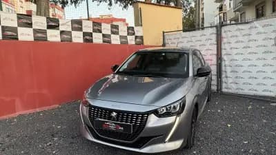 Vendo Peugeot 208 2023 - 14900 EUR, 13500 km - AUTO.MOTO.pt