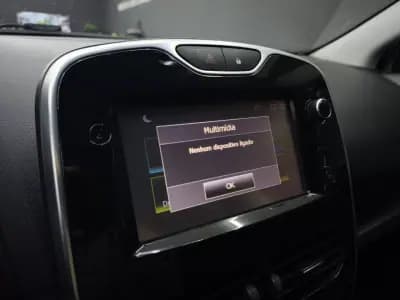 Sell Renault Clio 2015 - 9250 EUR, 201119 km - AUTO.MOTO.pt