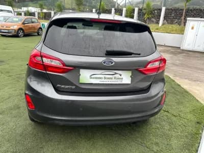 Sell Ford Fiesta 2018 - 13490 EUR, 140000 km - AUTO.MOTO.pt