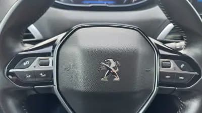 Vendo Peugeot 3008 2021 - 21800 EUR, 67000 km - AUTO.MOTO.pt