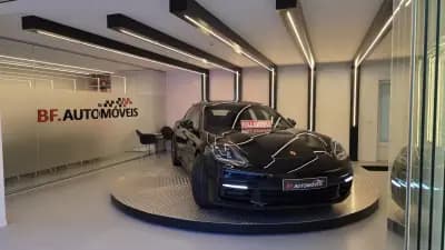 Sell Porsche Panamera 2020 - 84500 EUR, 42501 km - AUTO.MOTO.pt