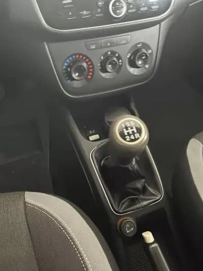 Sell Fiat Punto 2012 - 7990 EUR, 201200 km - AUTO.MOTO.pt